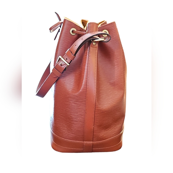 Louis Vuitton Noé EPI Bucket Bag Leather.  C01017 - Picture 5 of 16